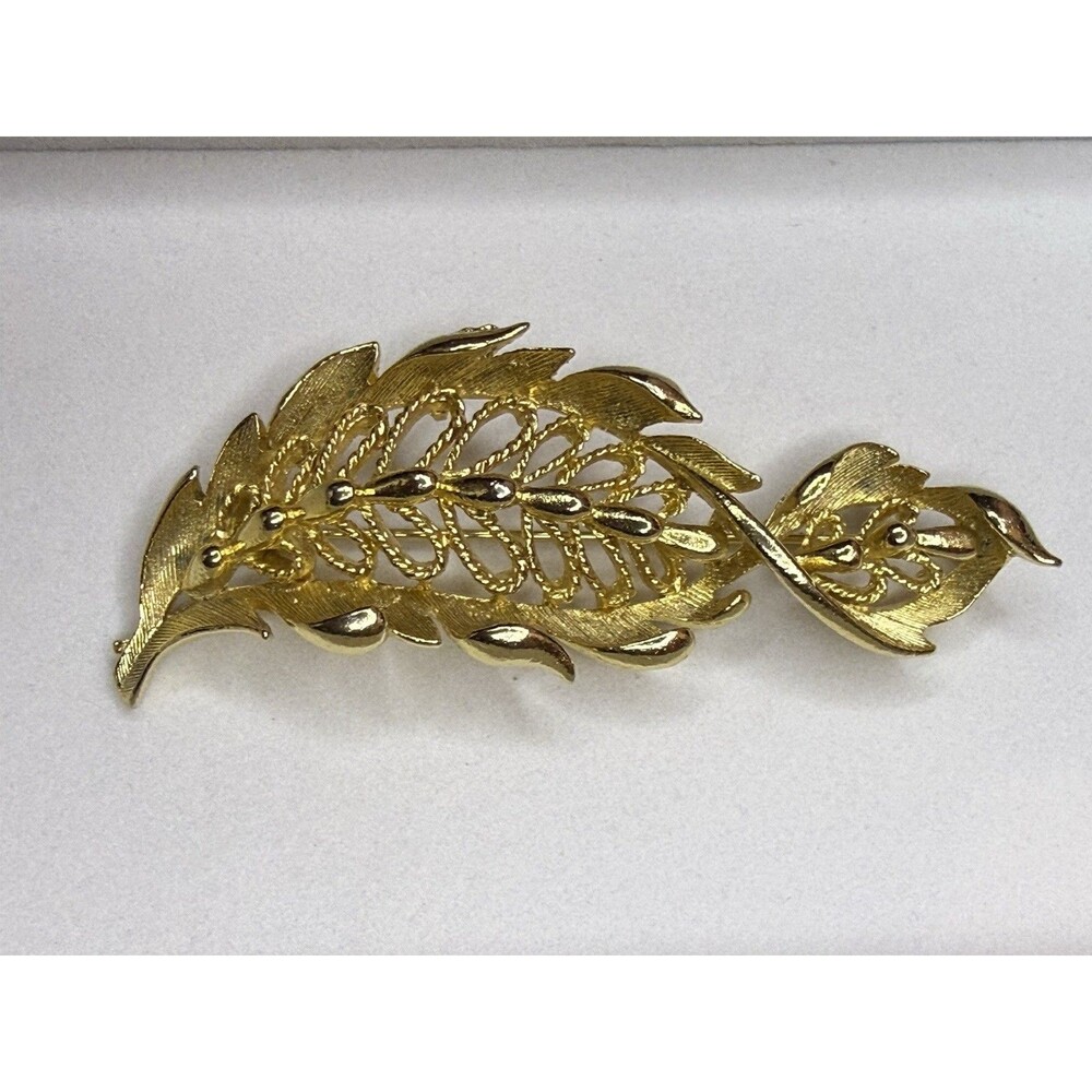 🔥Vintage Lisner Brooch Pin Textured Gold Tone Signed